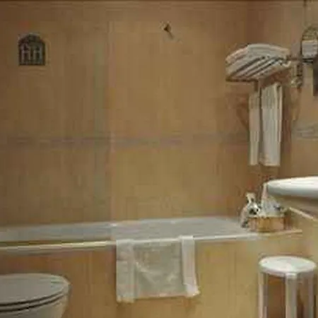 Heredero Otel 3*